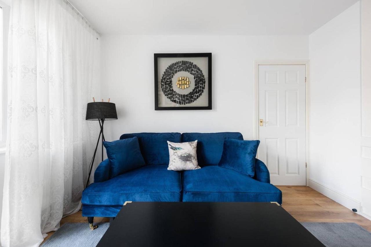 The Bluebird - One Bedroom Apartment In Watford Watford  Exterior foto