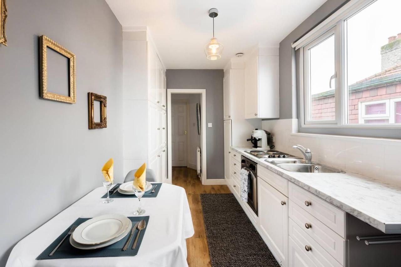 The Bluebird - One Bedroom Apartment In Watford Watford  Exterior foto