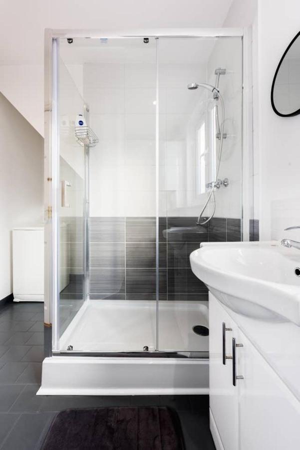 The Bluebird - One Bedroom Apartment In Watford Watford  Exterior foto